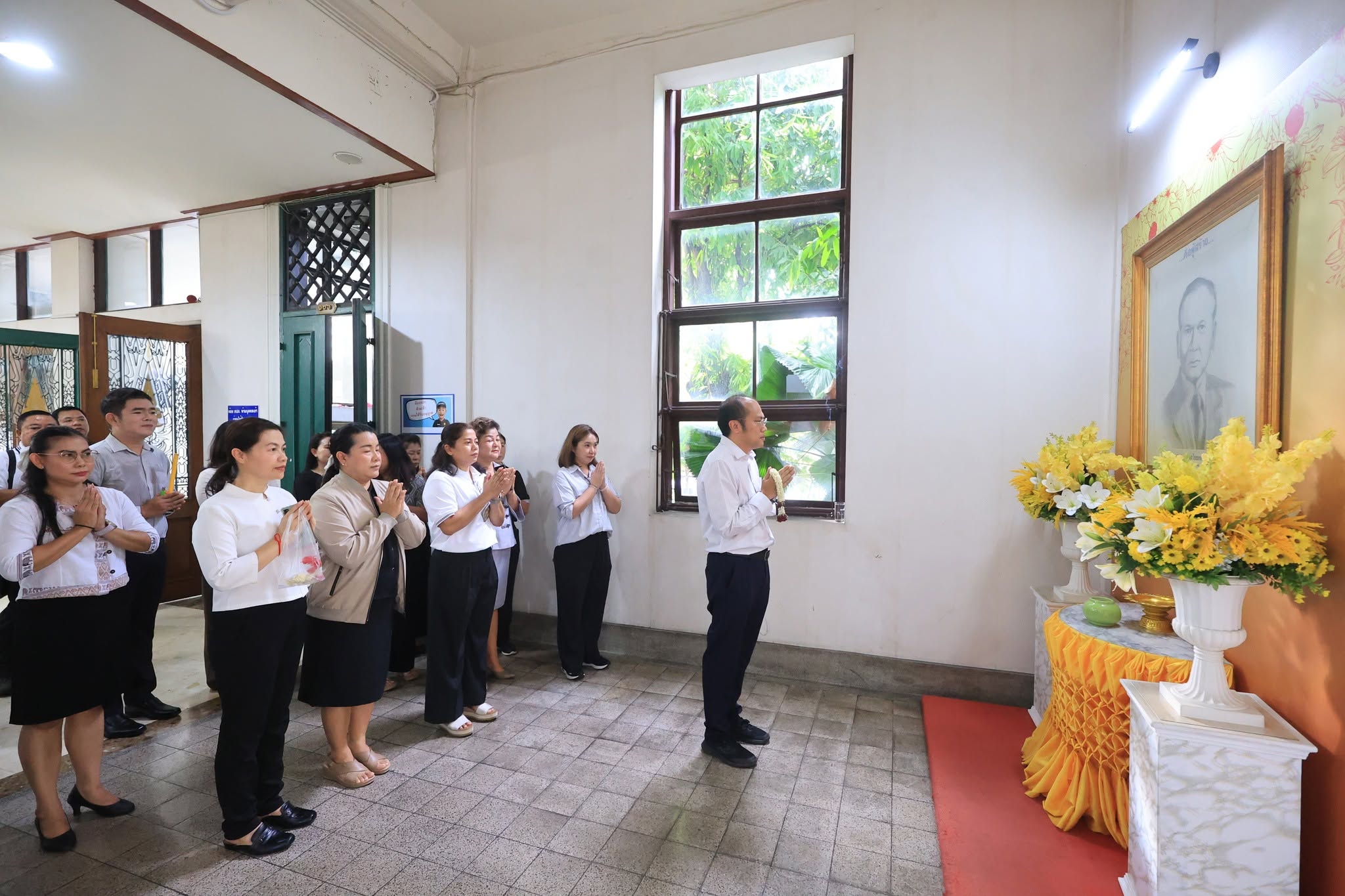 title - ผู้อำนวยการสำนักบริหารกลาง ส.ป.ก. สักการะสิ่งศักดิ์สิทธิ์ประจำ ส.ป.ก. เนื่องในโอกาสเข้ารับตำแหน่งใหม่ 